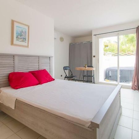 Superbe Studio Avec Jacuzzi Prive Apartment Сент-Ан Екстериор снимка