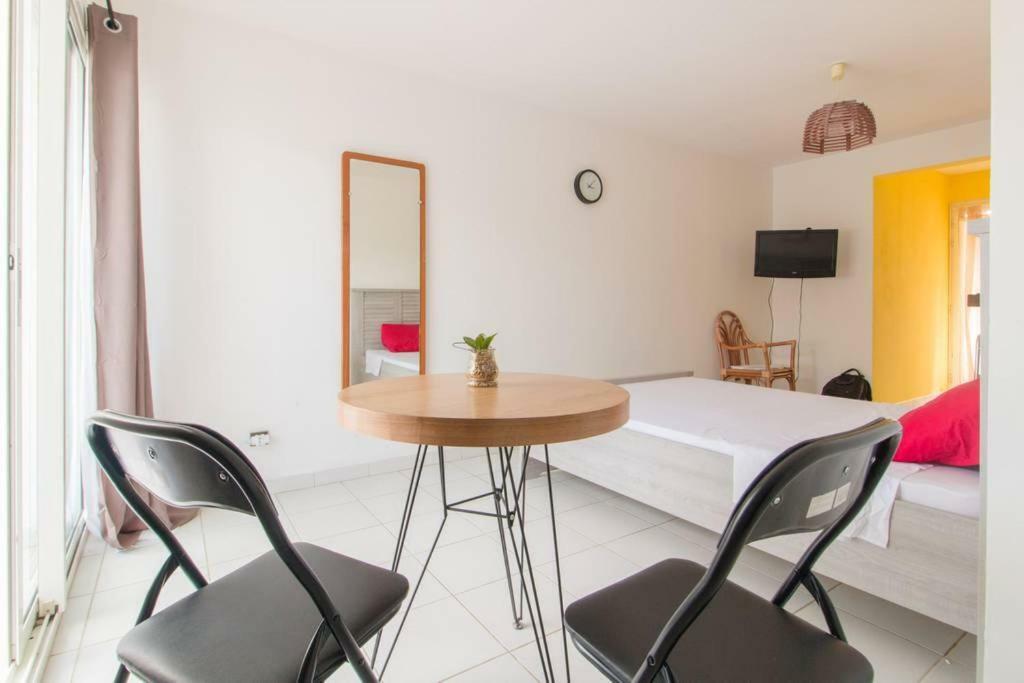 Superbe Studio Avec Jacuzzi Prive Apartment Сент-Ан Екстериор снимка